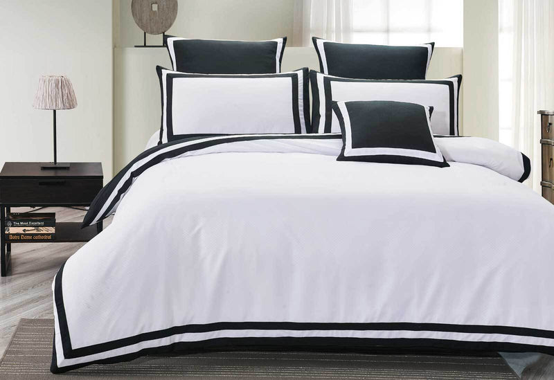Super King Size Charcoal and White Square Patter Quilt Cover Set (3PCS)